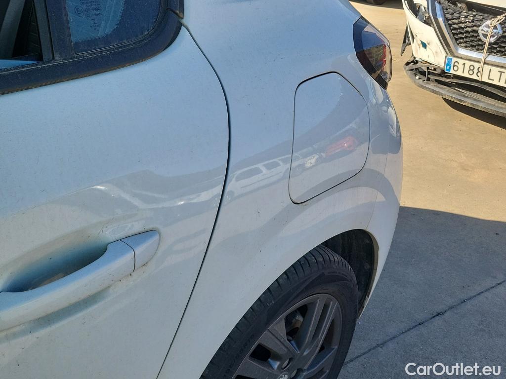  Peugeot  208 PEUGEOT  / 2019 / 5P / berlina con portón BlueHDi 73kW (100CV) Active Pack (AC) #25