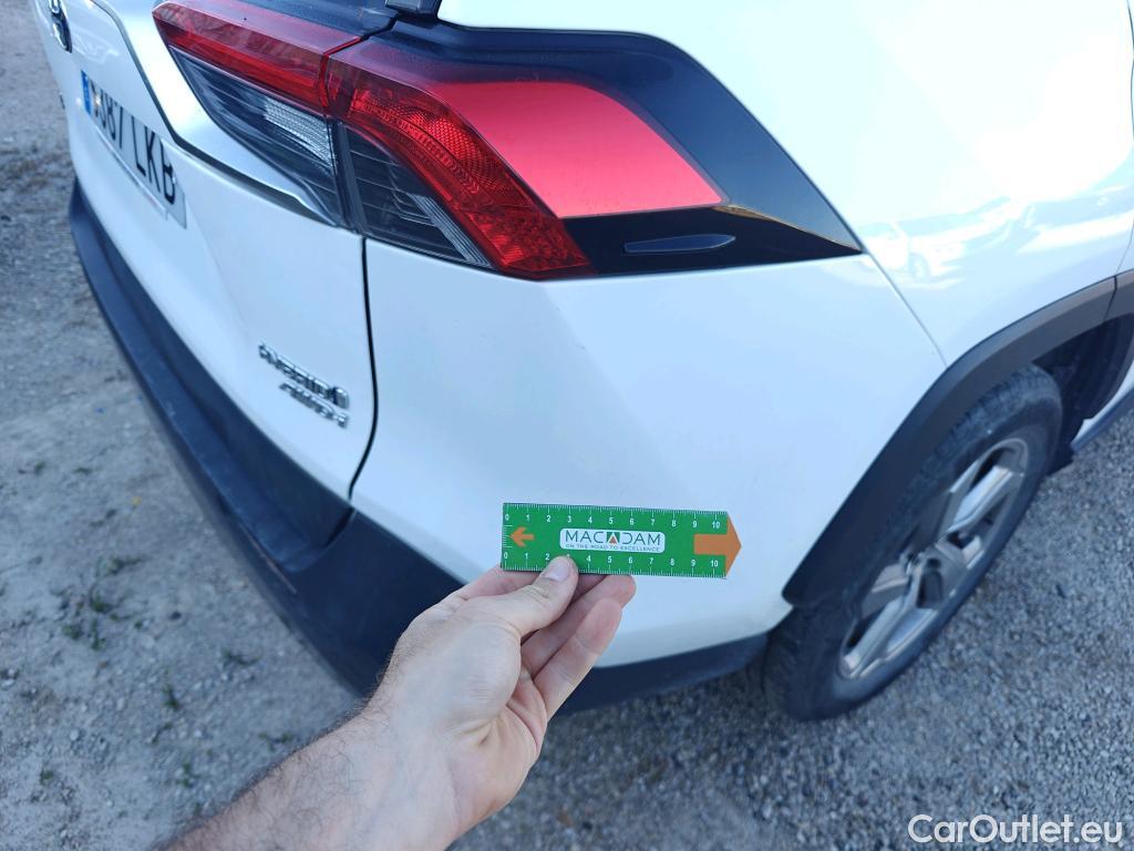  Toyota  RAV4 TOYOTA  / 2018 / 5P / todoterreno 2.5l 220H Advance 4WD #33