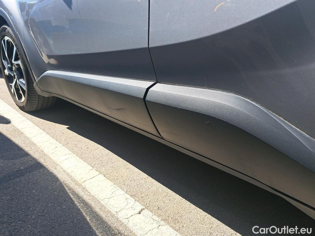  Toyota  C-HR TOYOTA  / 2016 / 5P / todoterreno 1.8 125H Advance (CX) #32