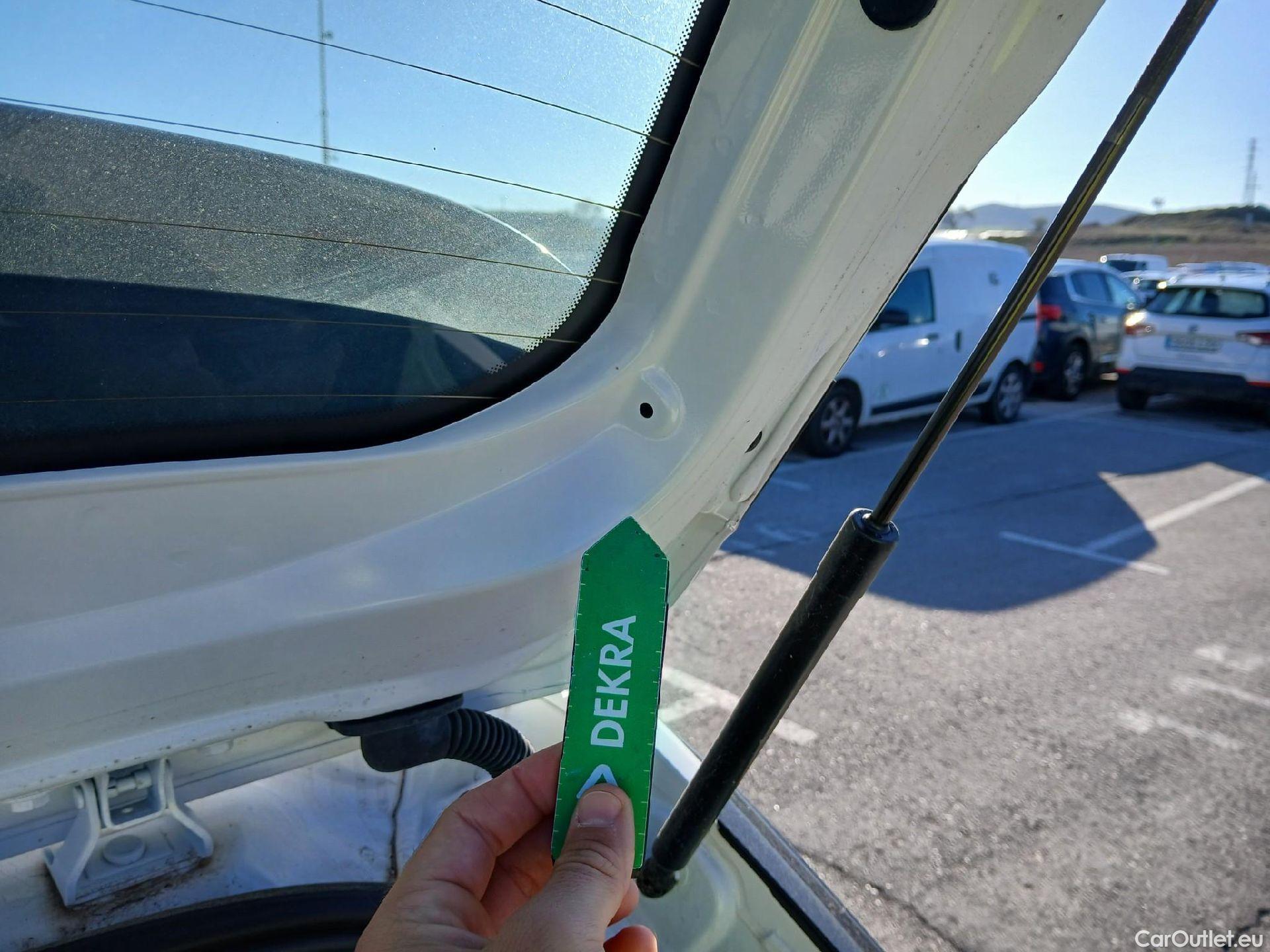  Opel  Corsa OPEL  1.2T XHL 74kW (100CV) Elegance #9