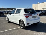  Toyota  Yaris TOYOTA  / 2017 / 5P / berlina con portón 1.5 100H Active #3