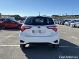  Toyota  Yaris TOYOTA  / 2017 / 5P / berlina con portón 1.5 100H Active #4