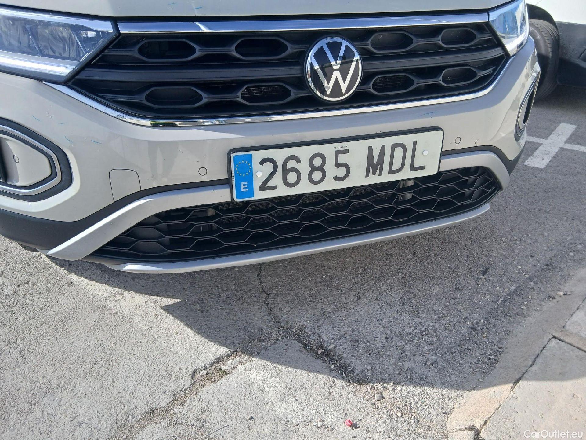  Volkswagen  T-ROC VOLKSWAGEN  / 2021 / 5P / todoterreno Life 1.5 TSI 110kW (150CV) DSG #10