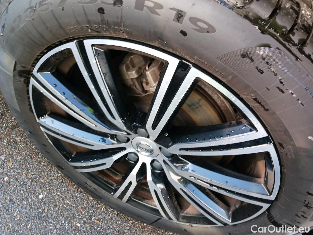  Volvo  XC60 VOLVO  todoterreno 2.0 B4 D AWD Inscription Auto 200 CV  #1