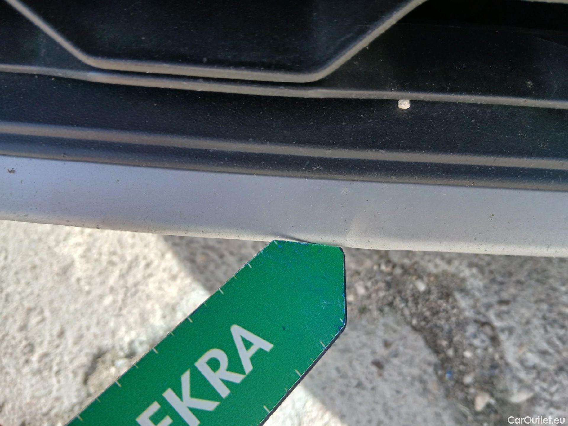  Volkswagen  T-ROC VOLKSWAGEN  / 2021 / 5P / todoterreno Life 1.5 TSI 110kW (150CV) DSG #9