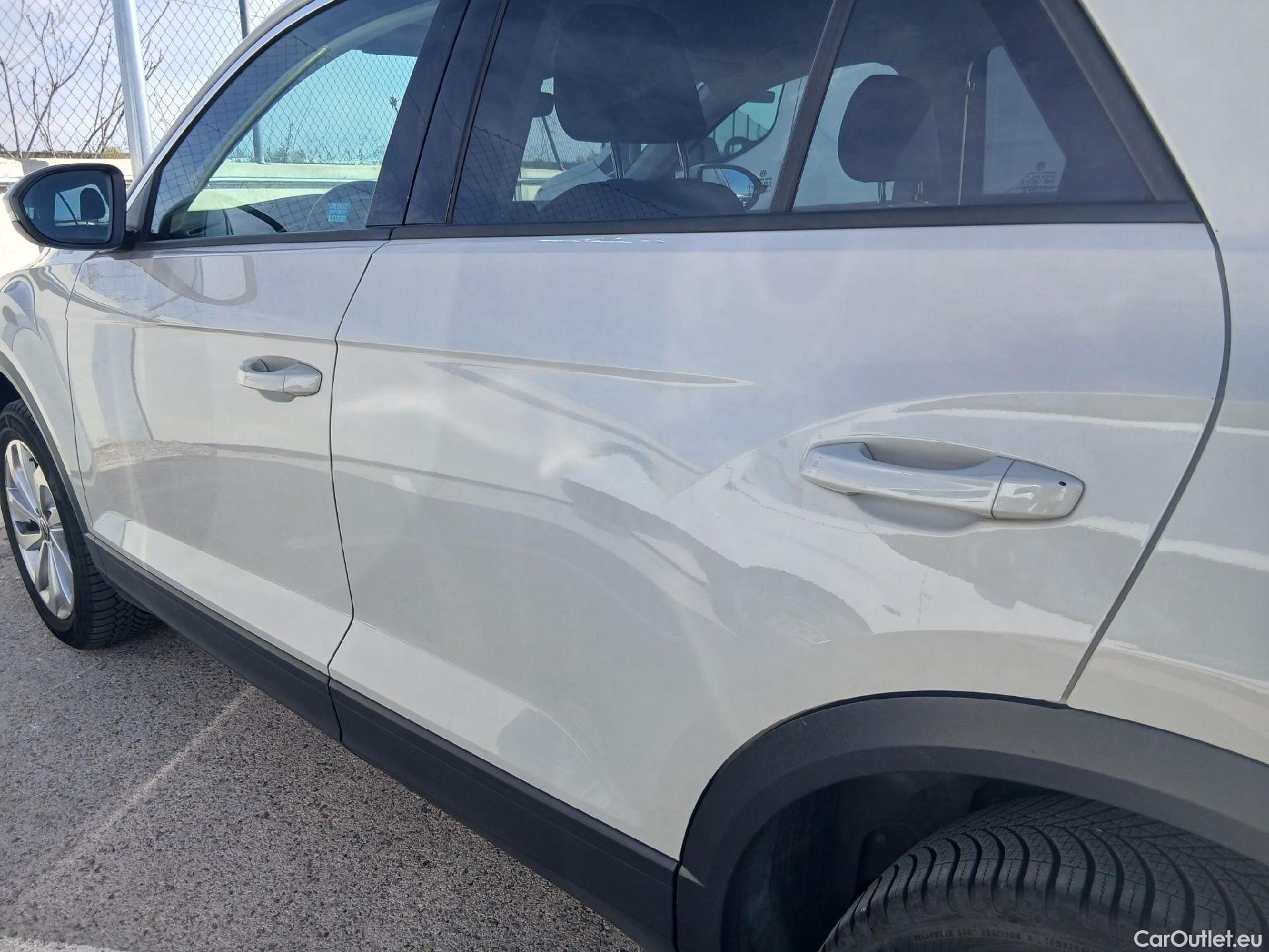  Volkswagen  T-ROC VOLKSWAGEN  / 2021 / 5P / todoterreno Life 1.5 TSI 110kW (150CV) DSG #17