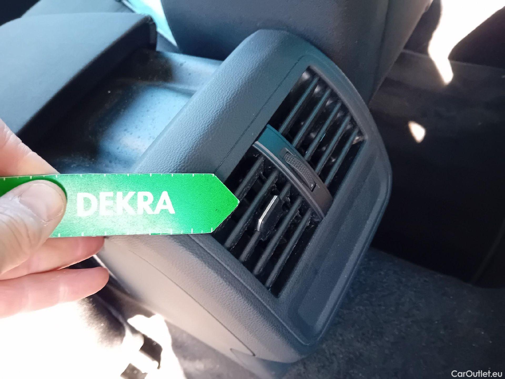  Volkswagen  Passat VOLKSWAGEN  / 2019 / 5P / familiar Variant Executive 2.0 TDI 110kW (150CV) #9