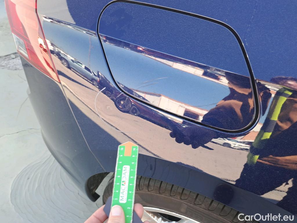  Volkswagen  Golf  VOLKSWAGEN / 2020 / 5P / berlina con portón 2.0 TDI 85kW (115CV) (AC3) #2