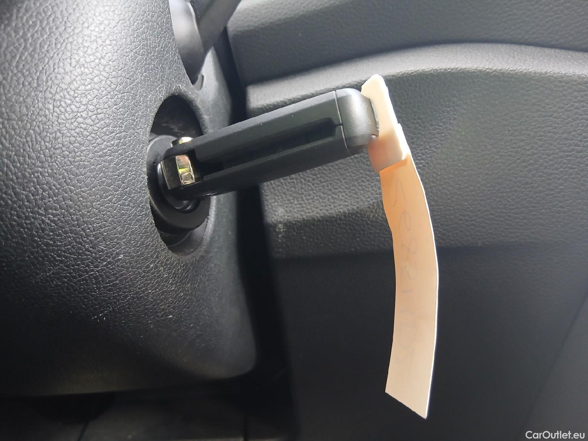  Volkswagen  T-ROC VOLKSWAGEN  / 2021 / 5P / todoterreno Life 1.5 TSI 110kW (150CV) DSG #1