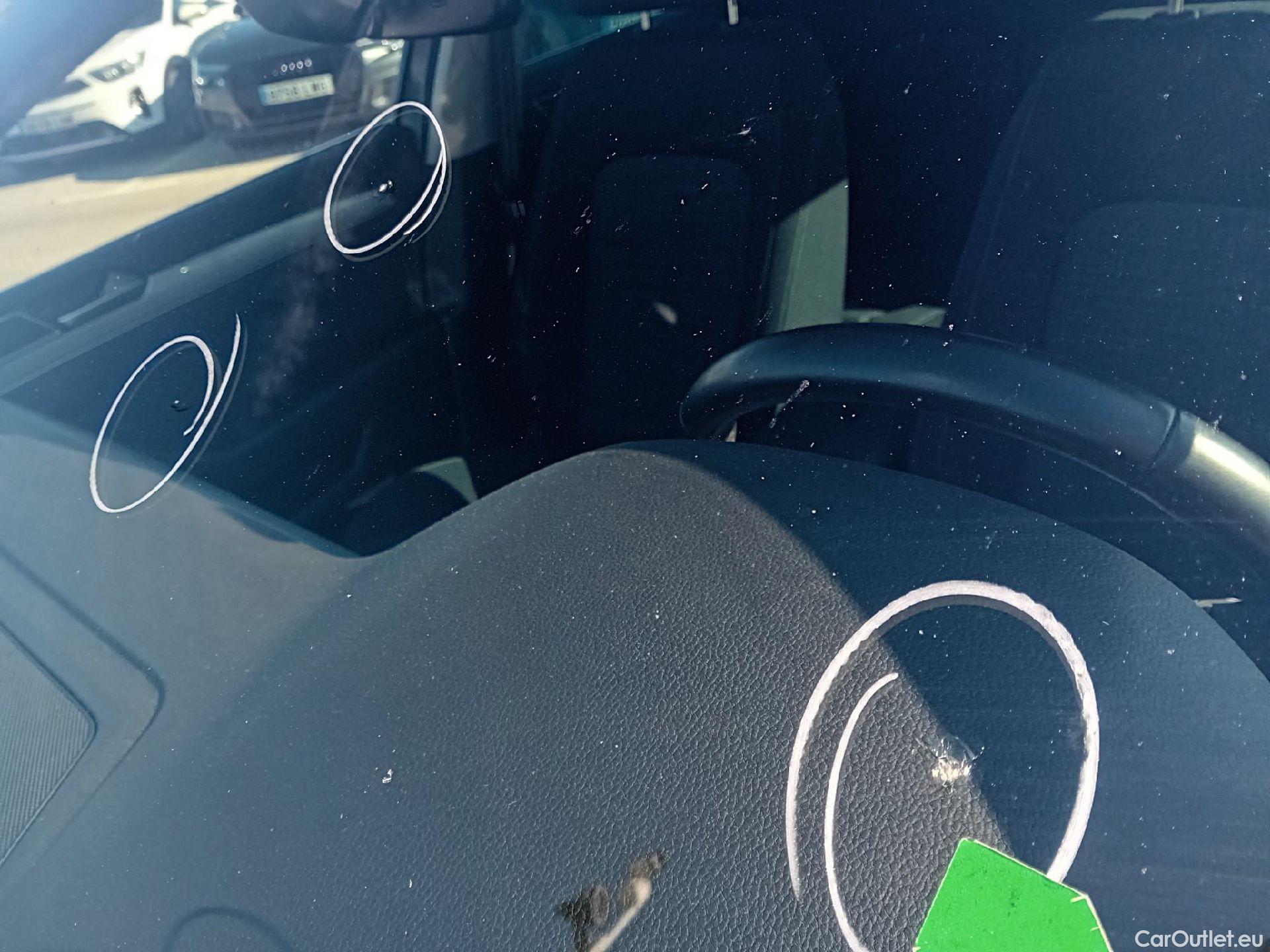  Volkswagen  Passat VOLKSWAGEN  / 2019 / 5P / familiar Variant Executive 2.0 TDI 110kW (150CV) #2