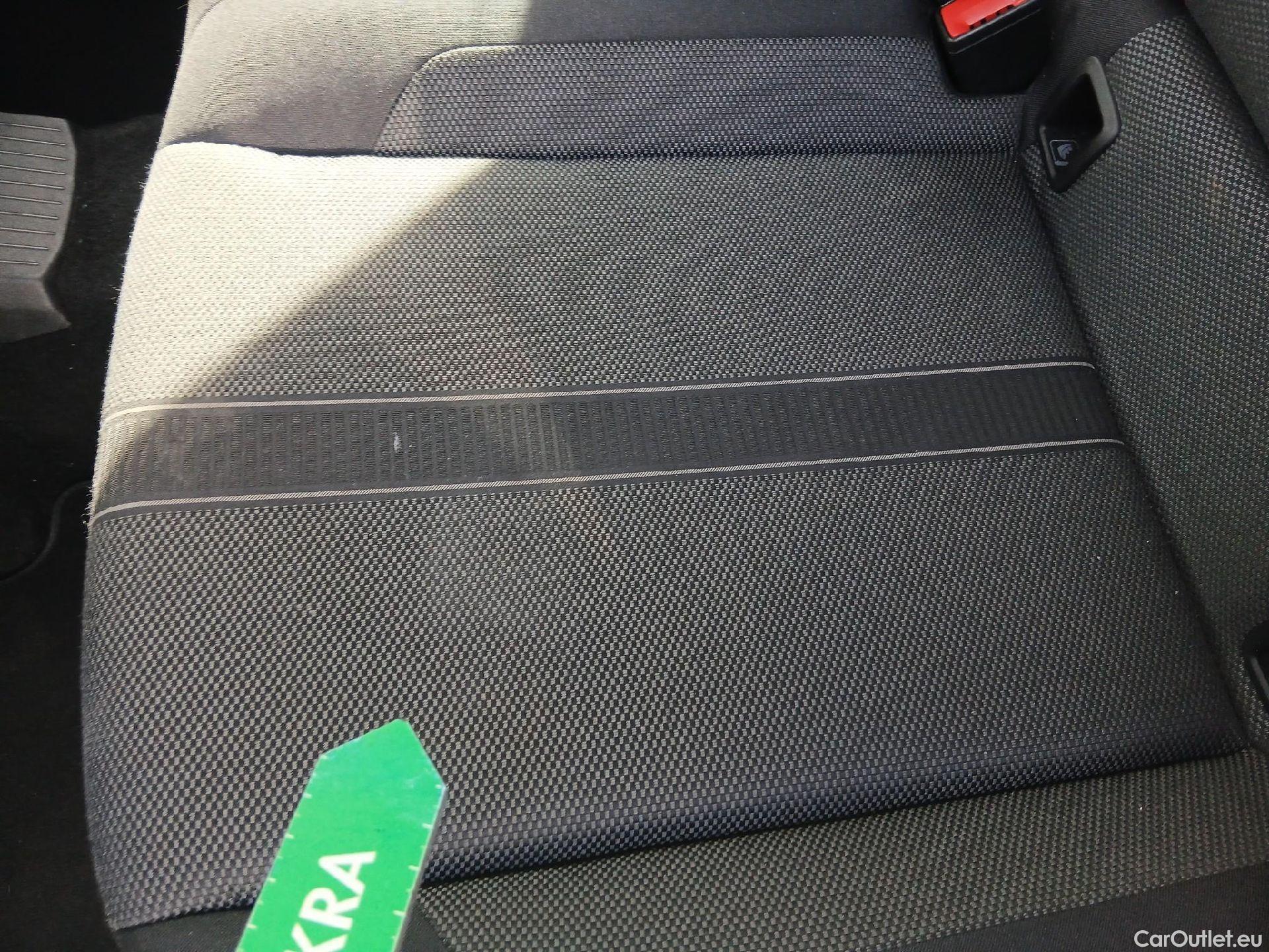  Volkswagen  T-ROC VOLKSWAGEN  / 2021 / 5P / todoterreno Life 1.5 TSI 110kW (150CV) DSG #20