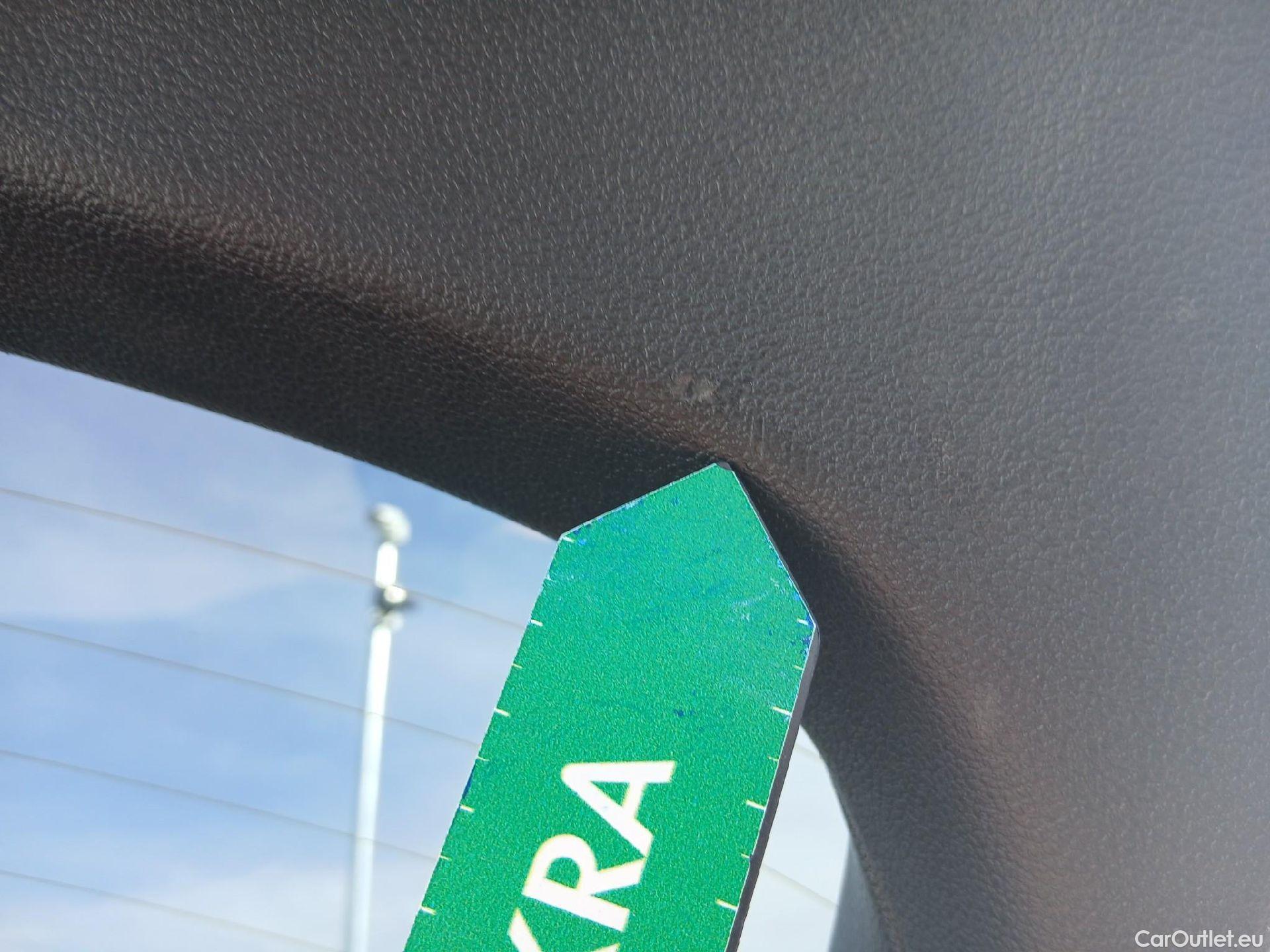  Volkswagen  T-ROC VOLKSWAGEN  / 2021 / 5P / todoterreno Life 1.5 TSI 110kW (150CV) DSG #28