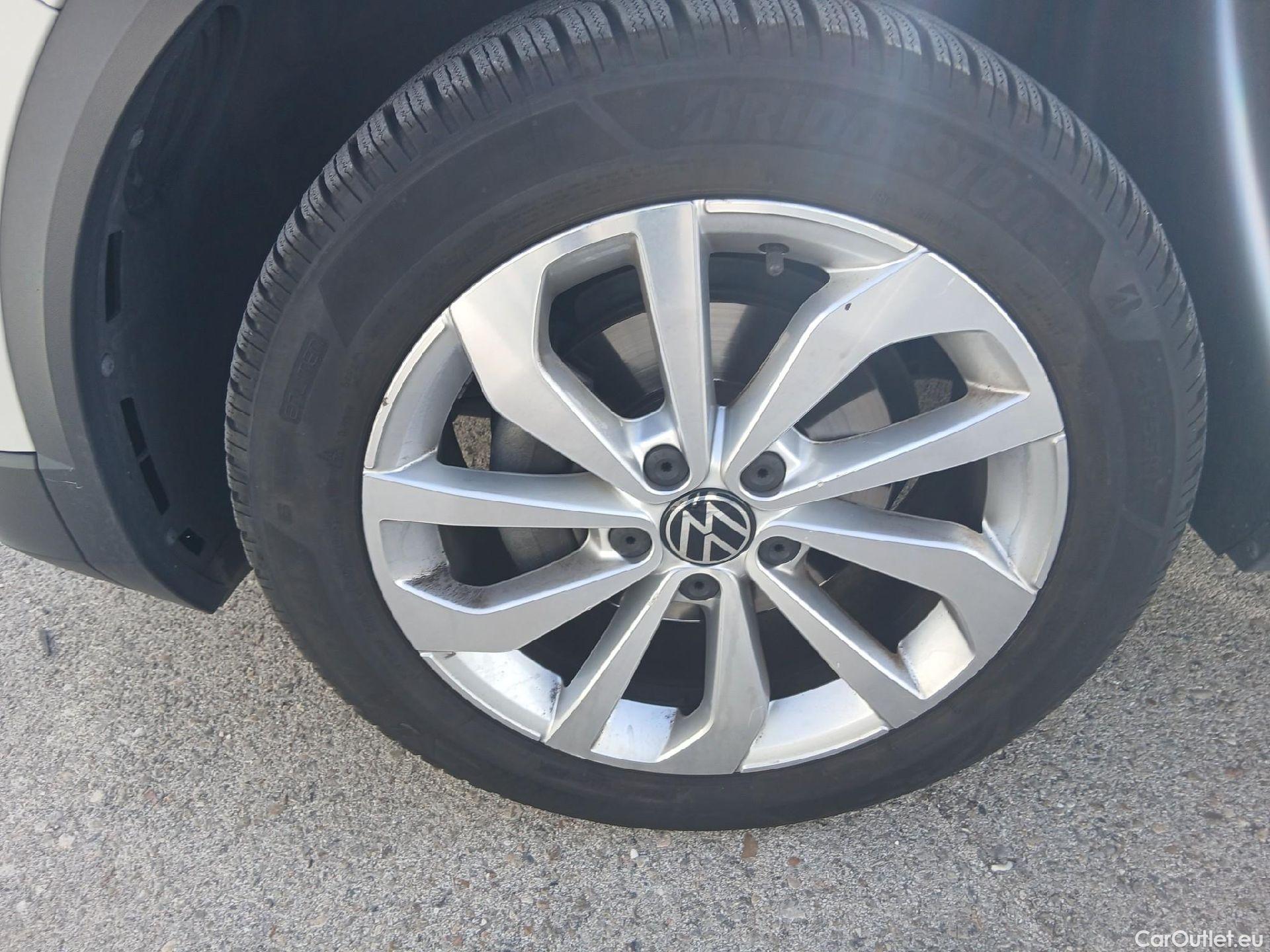  Volkswagen  T-ROC VOLKSWAGEN  / 2021 / 5P / todoterreno Life 1.5 TSI 110kW (150CV) DSG #14