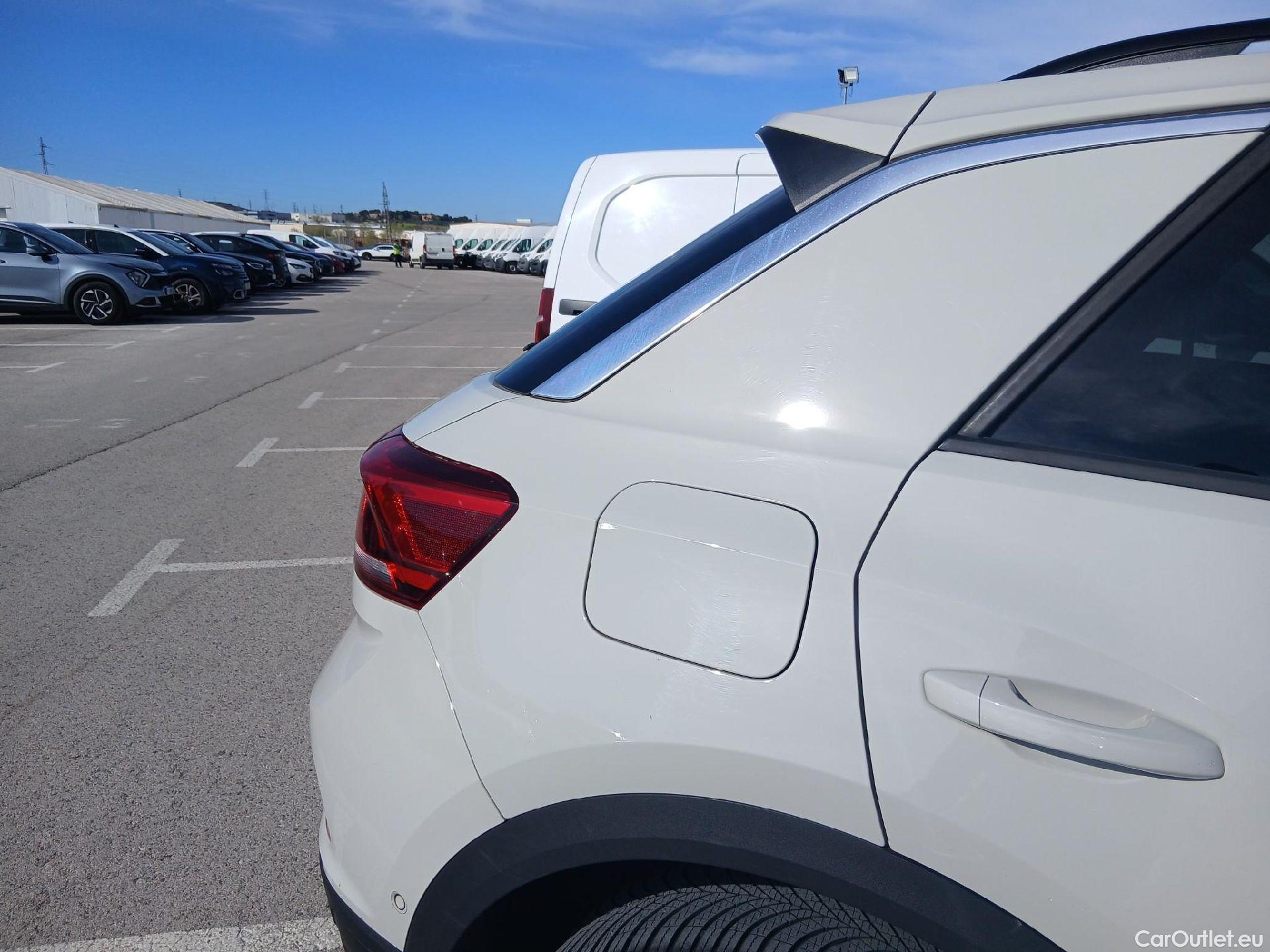  Volkswagen  T-ROC VOLKSWAGEN  / 2021 / 5P / todoterreno Life 1.5 TSI 110kW (150CV) DSG #31