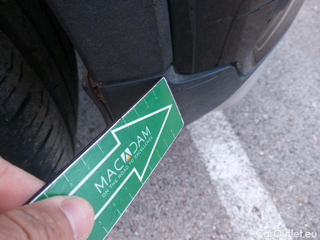  Volvo  XC 40 VOLVO XC40 todoterreno 1.5 T5 Twin Recharge R-Design Auto 180 CV 10 kWh #31