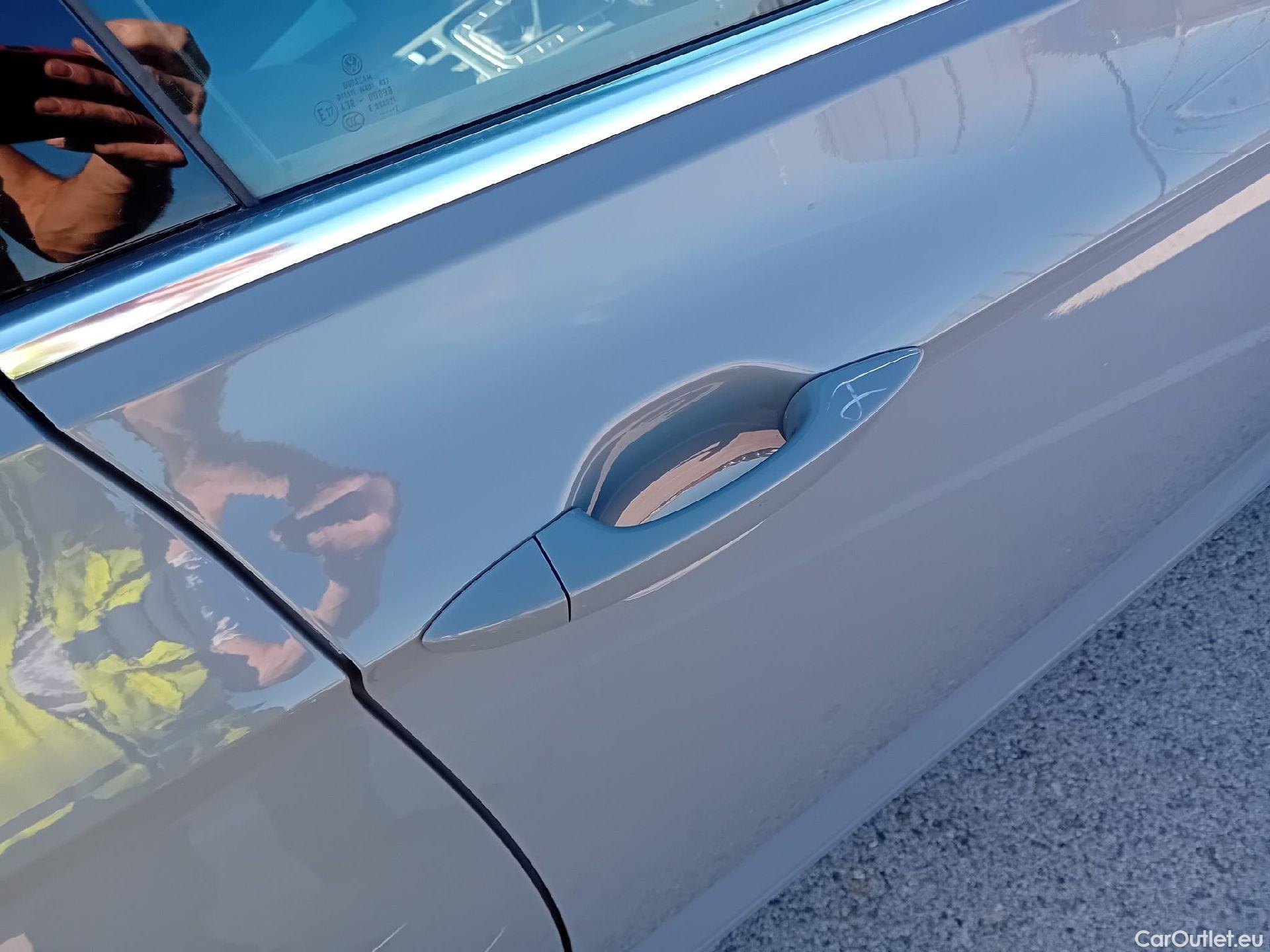  Volkswagen  Passat VOLKSWAGEN  / 2019 / 5P / familiar Variant Executive 2.0 TDI 110kW (150CV) #16