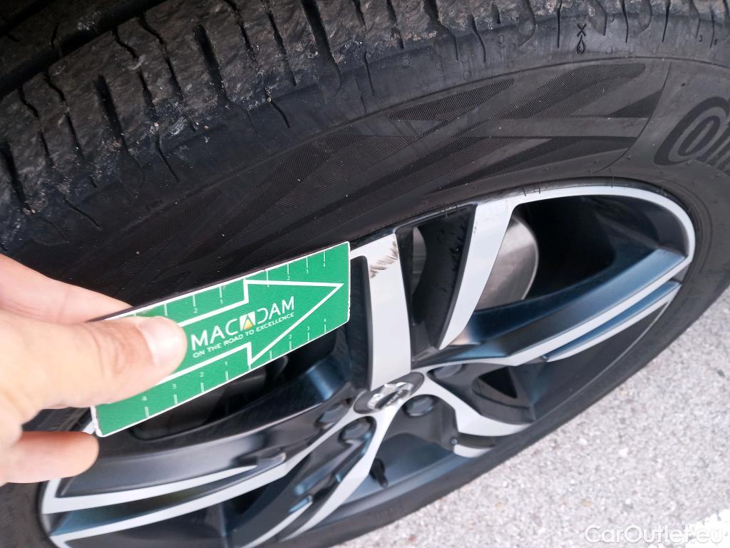  Volvo  XC 40 VOLVO XC40 todoterreno 1.5 T5 Twin Recharge R-Design Auto 180 CV 10 kWh #33