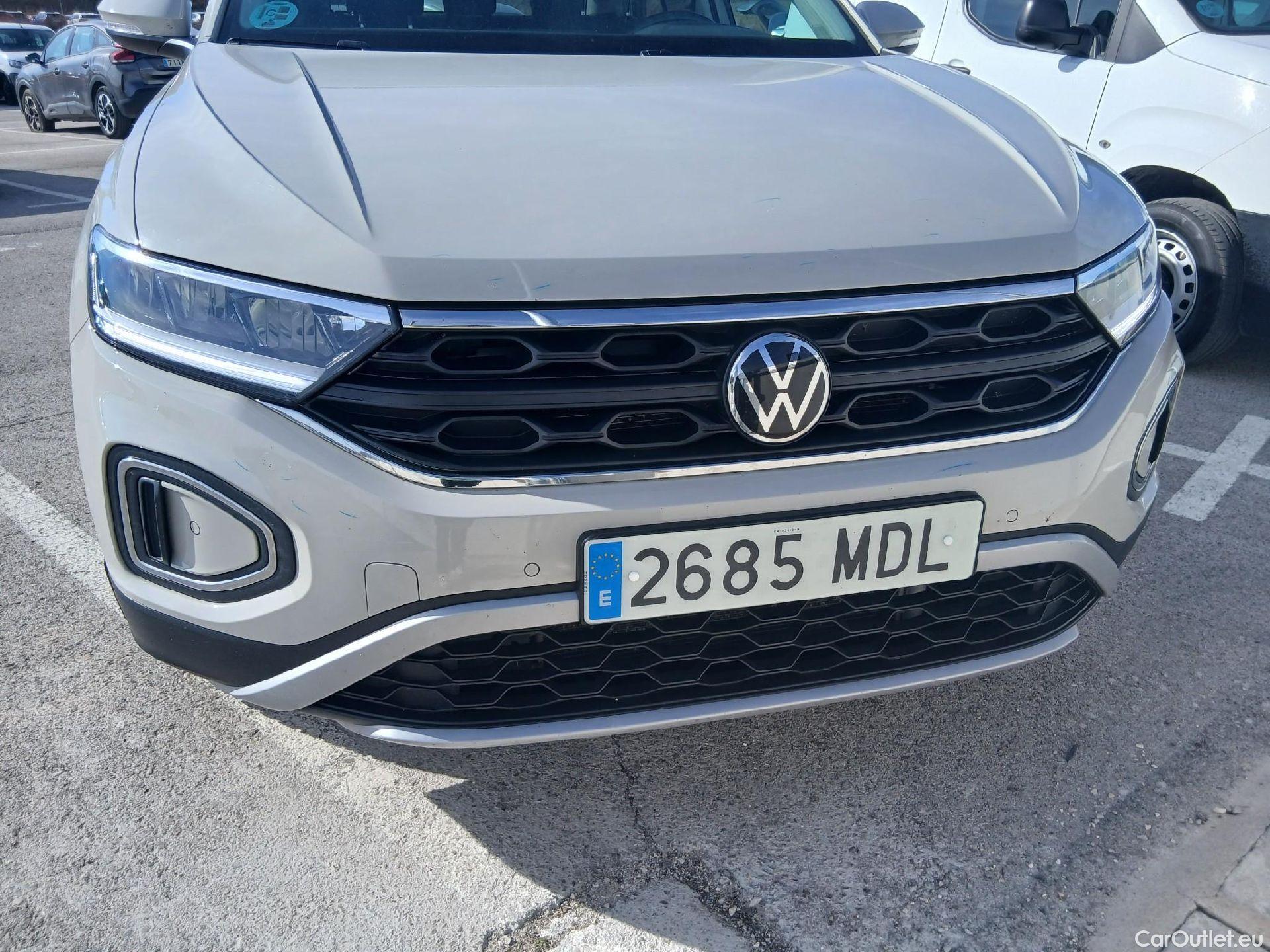  Volkswagen  T-ROC VOLKSWAGEN  / 2021 / 5P / todoterreno Life 1.5 TSI 110kW (150CV) DSG #6