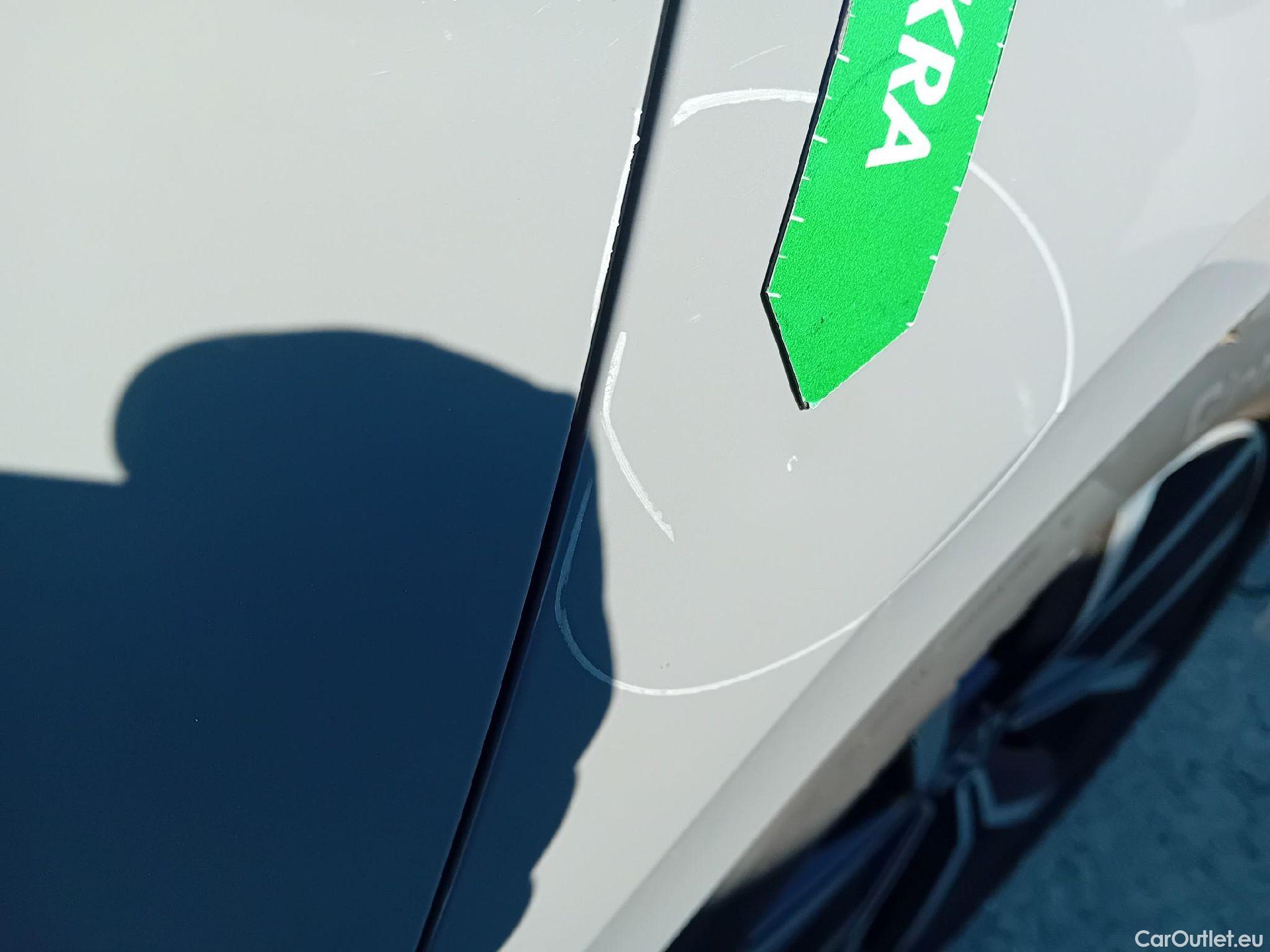  Volkswagen  Passat VOLKSWAGEN  / 2019 / 5P / familiar Variant Executive 2.0 TDI 110kW (150CV) #7