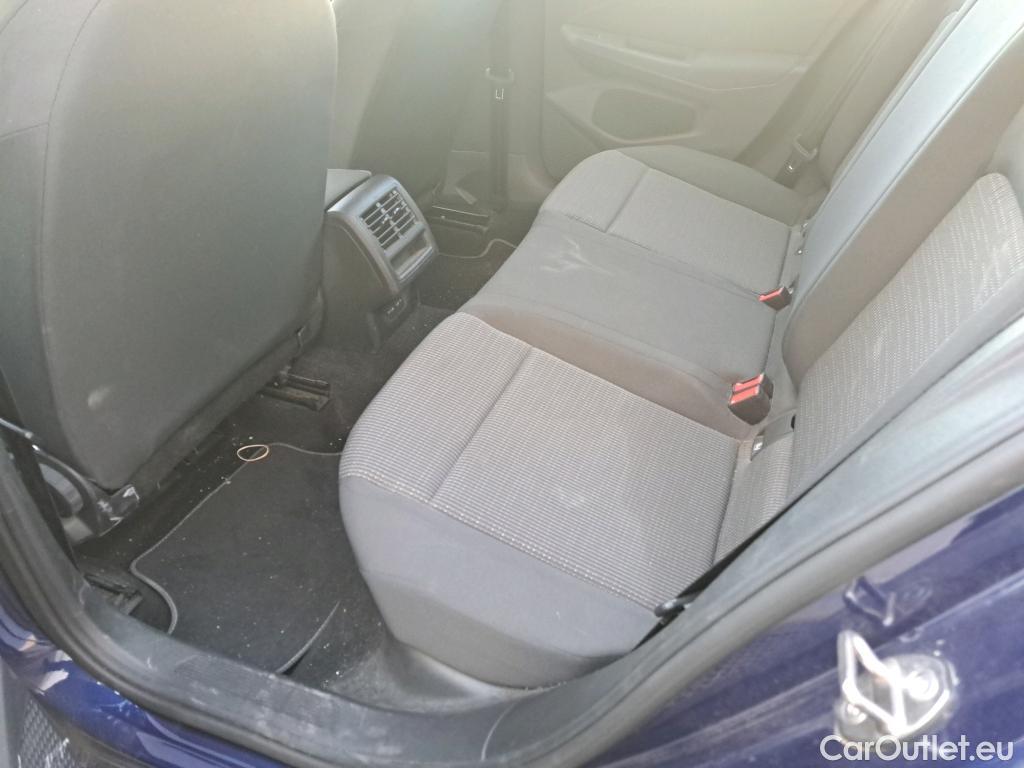  Volkswagen  Golf  VOLKSWAGEN / 2020 / 5P / berlina con portón 2.0 TDI 85kW (115CV) (AC3) #12