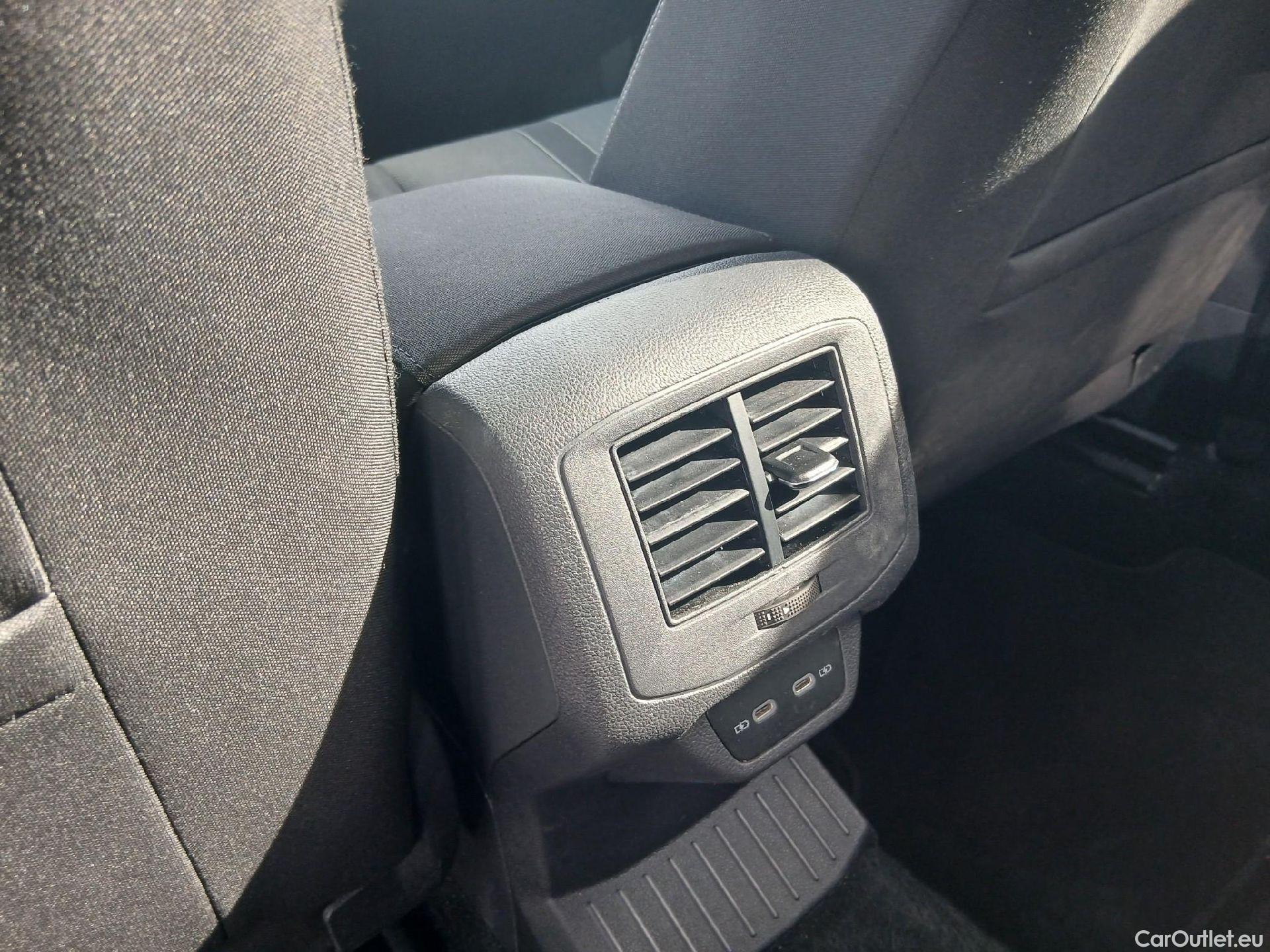  Volkswagen  T-ROC VOLKSWAGEN  / 2021 / 5P / todoterreno Life 1.5 TSI 110kW (150CV) DSG #22