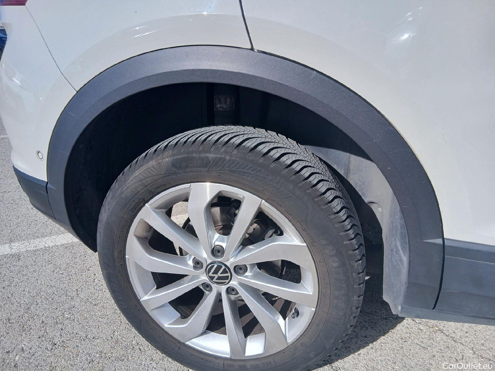  Volkswagen  T-ROC VOLKSWAGEN  / 2021 / 5P / todoterreno Life 1.5 TSI 110kW (150CV) DSG #33