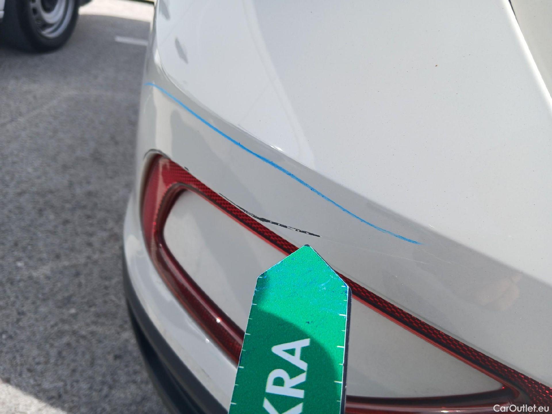  Volkswagen  T-ROC VOLKSWAGEN  / 2021 / 5P / todoterreno Life 1.5 TSI 110kW (150CV) DSG #24