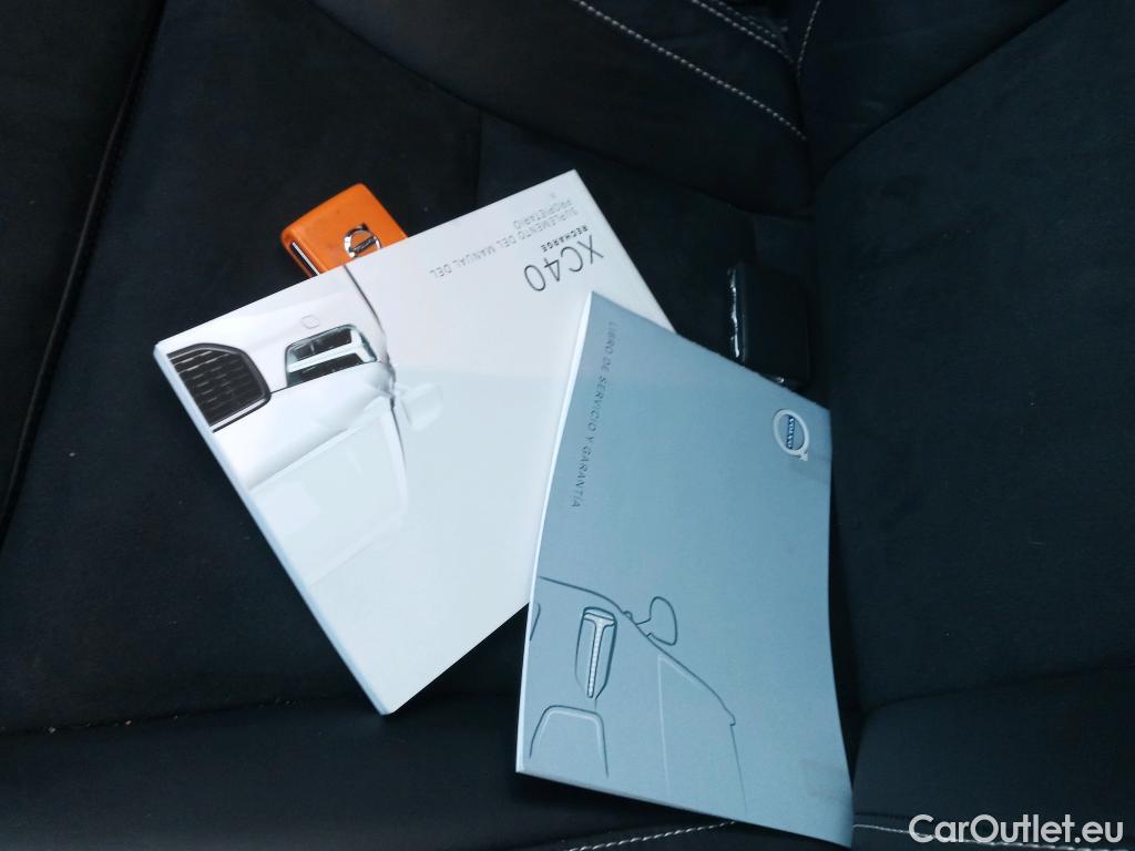  Volvo  XC 40 VOLVO XC40 todoterreno 1.5 T5 Twin Recharge R-Design Auto 180 CV 10 kWh #15