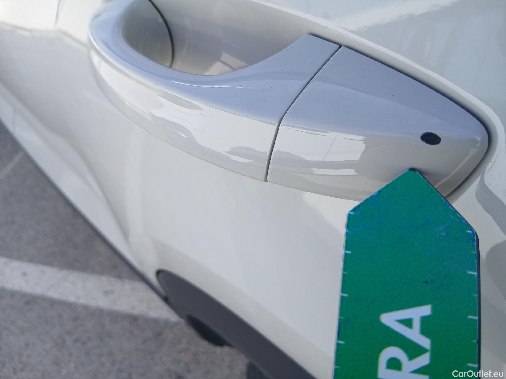  Volkswagen  T-ROC VOLKSWAGEN  / 2021 / 5P / todoterreno Life 1.5 TSI 110kW (150CV) DSG #19