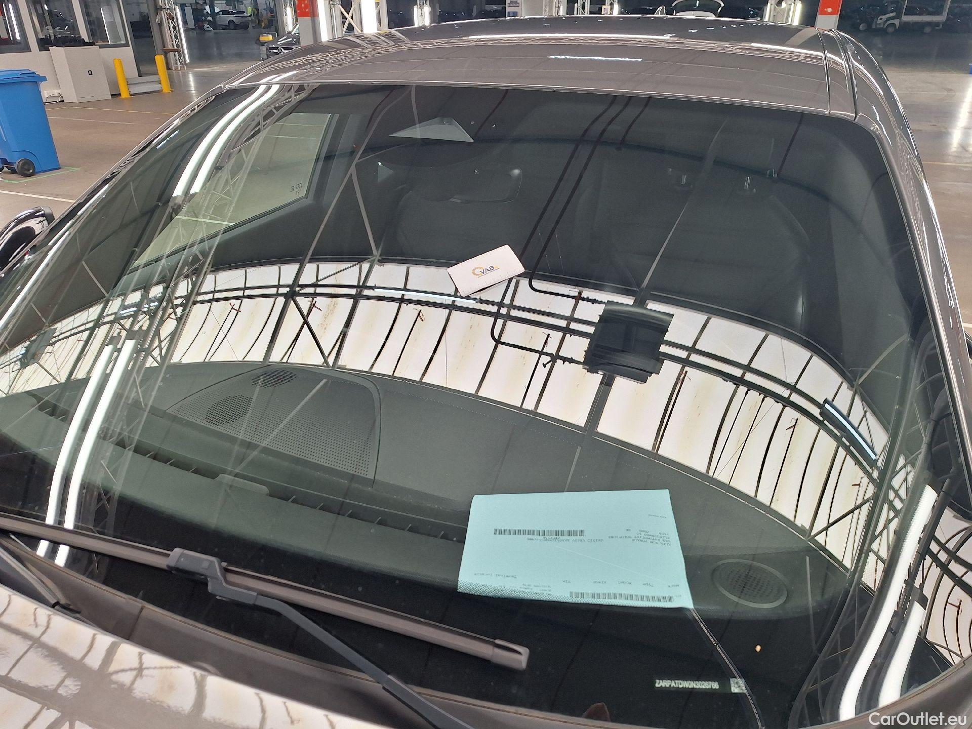  Alfa Romeo  TONALE Alfa Romeo,  '22 PHEV, Alfa Romeo  1.3 T280 PHEV Q4 Veloce 5d #43