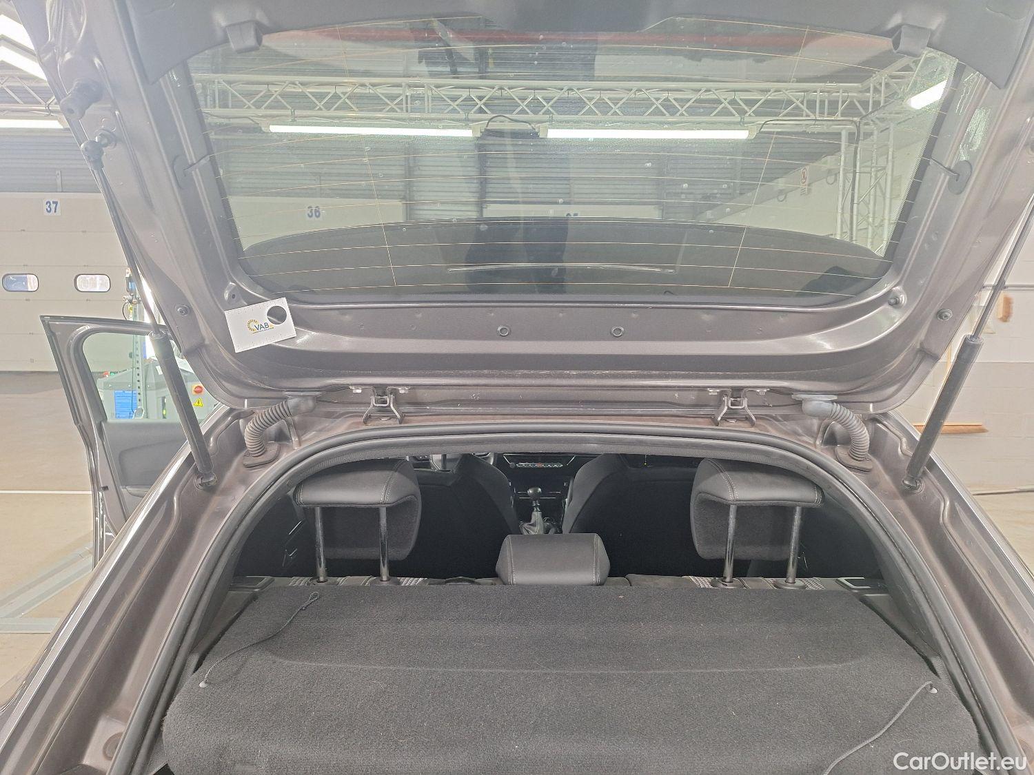  Peugeot  208 Peugeot,  '19, Peugeot  1.5 BlueHDi 100 MAN6 S&S GT 5d #18