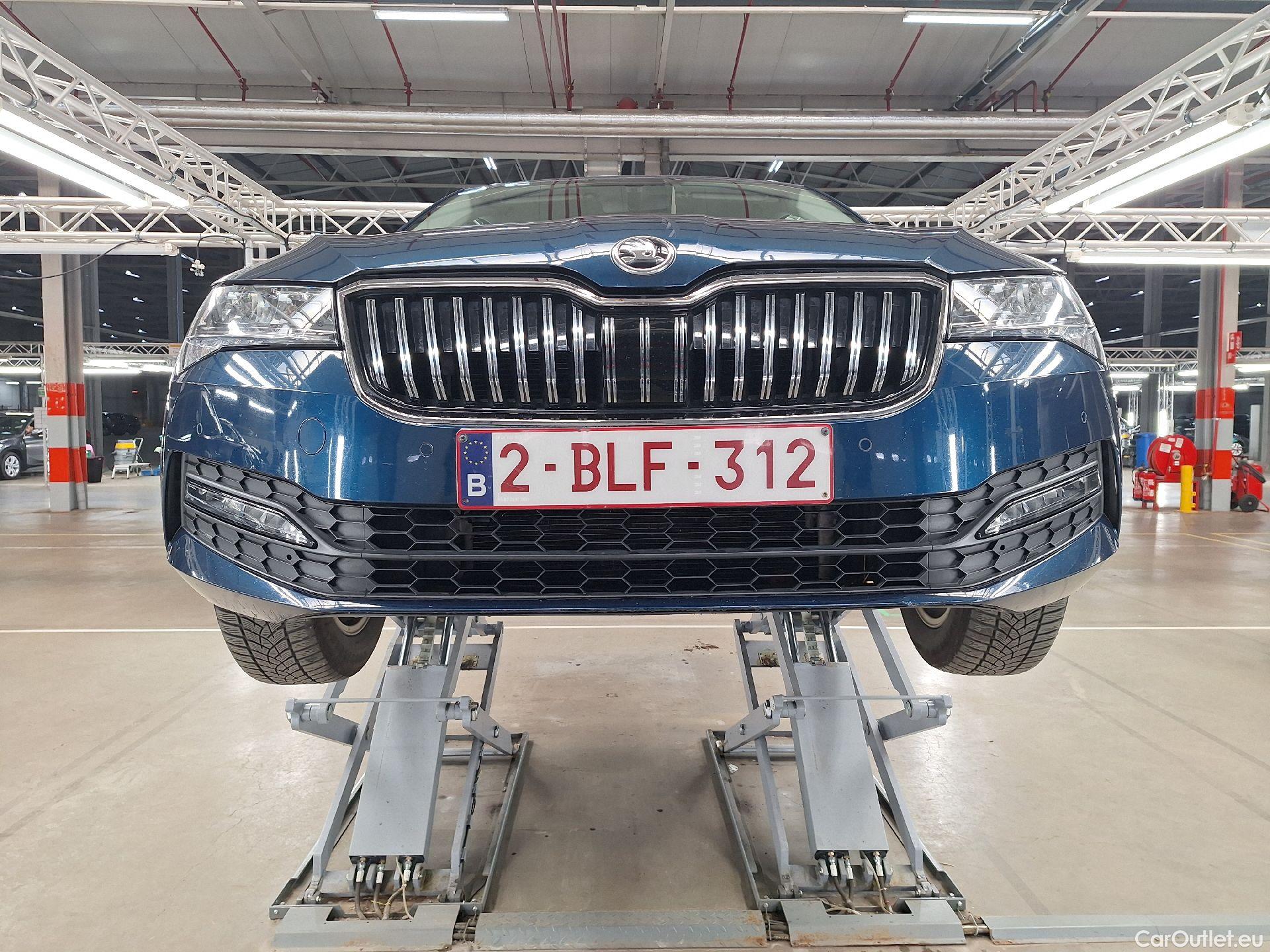  Skoda  Superb Skoda,  Combi FL'19, Skoda  Combi 2.0 CRTDI 90kW DSG7 Clever 5d #37