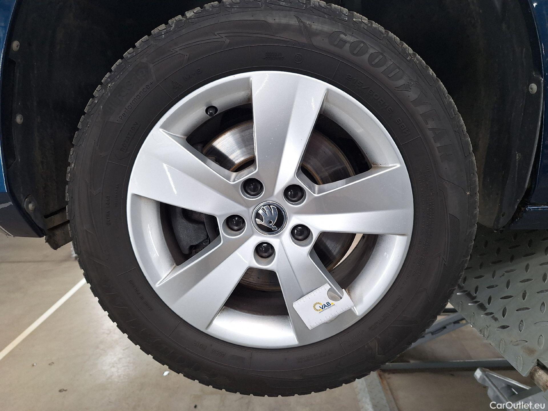  Skoda  Superb Skoda,  Combi FL'19, Skoda  Combi 2.0 CRTDI 90kW DSG7 Clever 5d #33