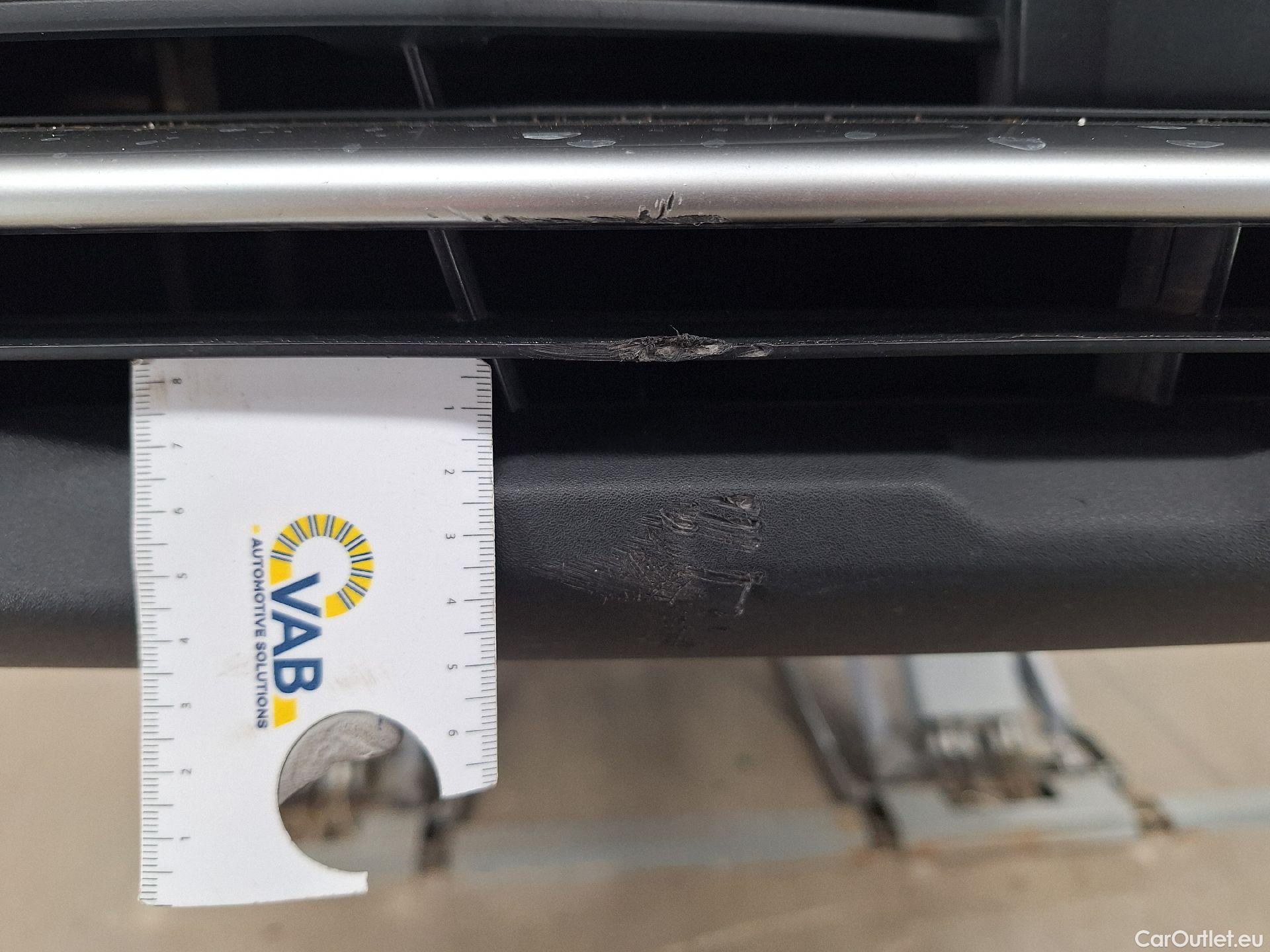  Peugeot  5008 Peugeot,  FL'20, Peugeot  1.5 BlueHDi 96kW S&S EAT8 GT 5d #32