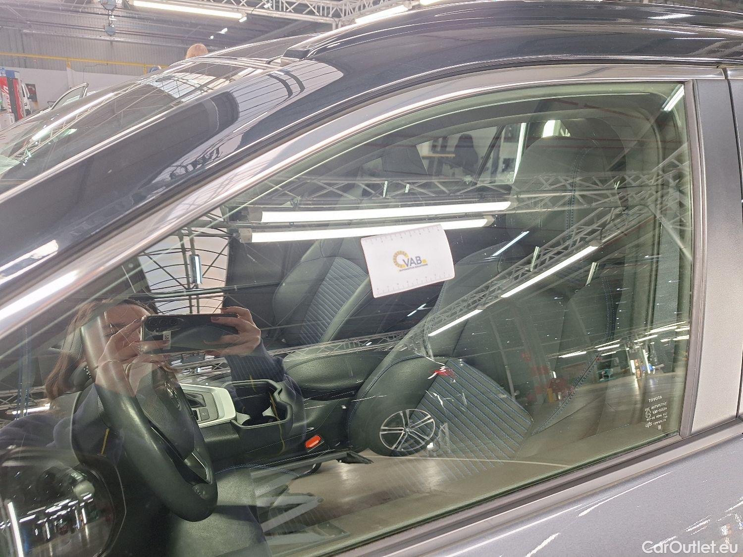  Toyota  RAV4 Toyota,  '18, Toyota  2.5 VVT-i Hybrid Style Plus E-CVT 5d #51