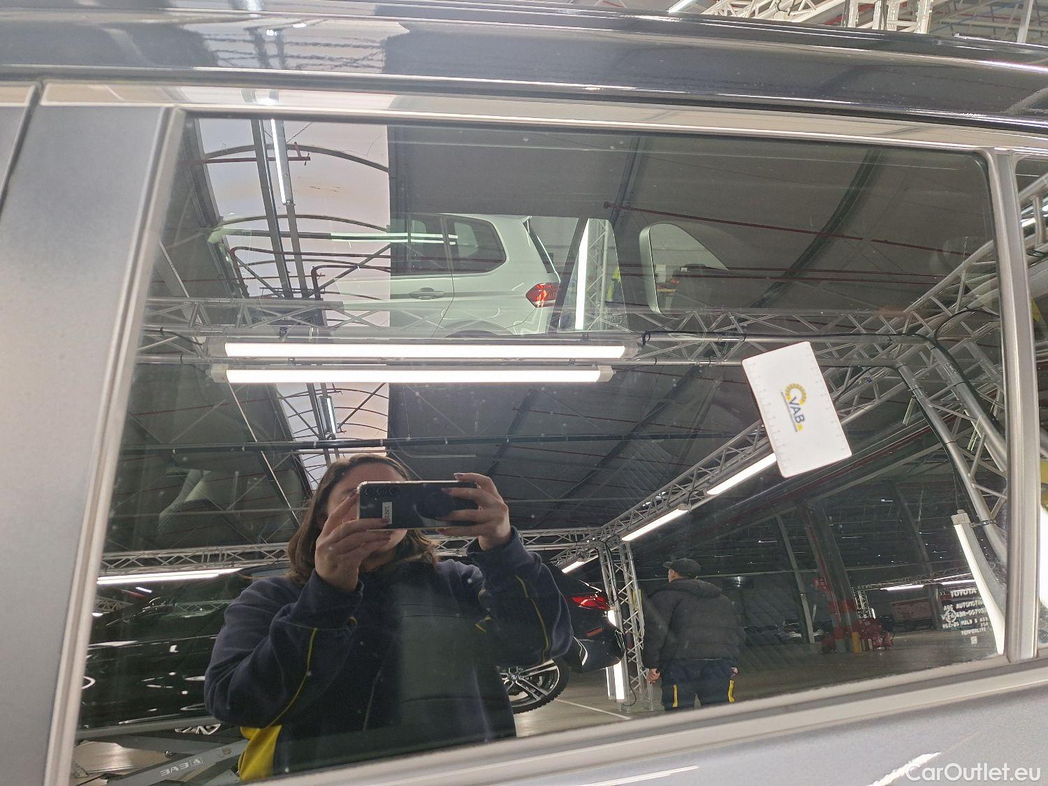  Toyota  RAV4 Toyota,  '18, Toyota  2.5 VVT-i Hybrid Style Plus E-CVT 5d #54