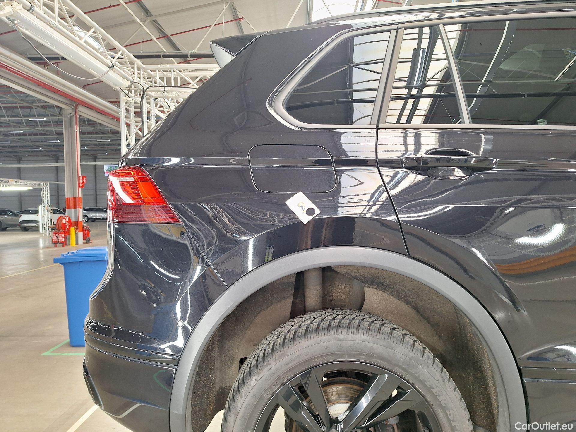  Volkswagen  Tiguan VW,  FL'20, Volkswagen  2.0 TDI 110kW DSG Platinum 5d #32