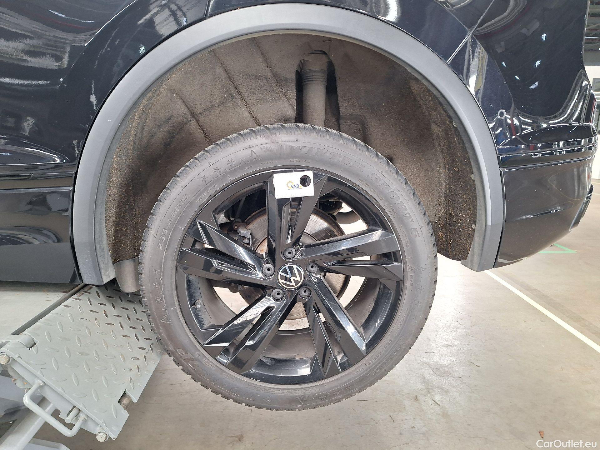  Volkswagen  Tiguan VW,  FL'20, Volkswagen  2.0 TDI 110kW DSG Platinum 5d #26