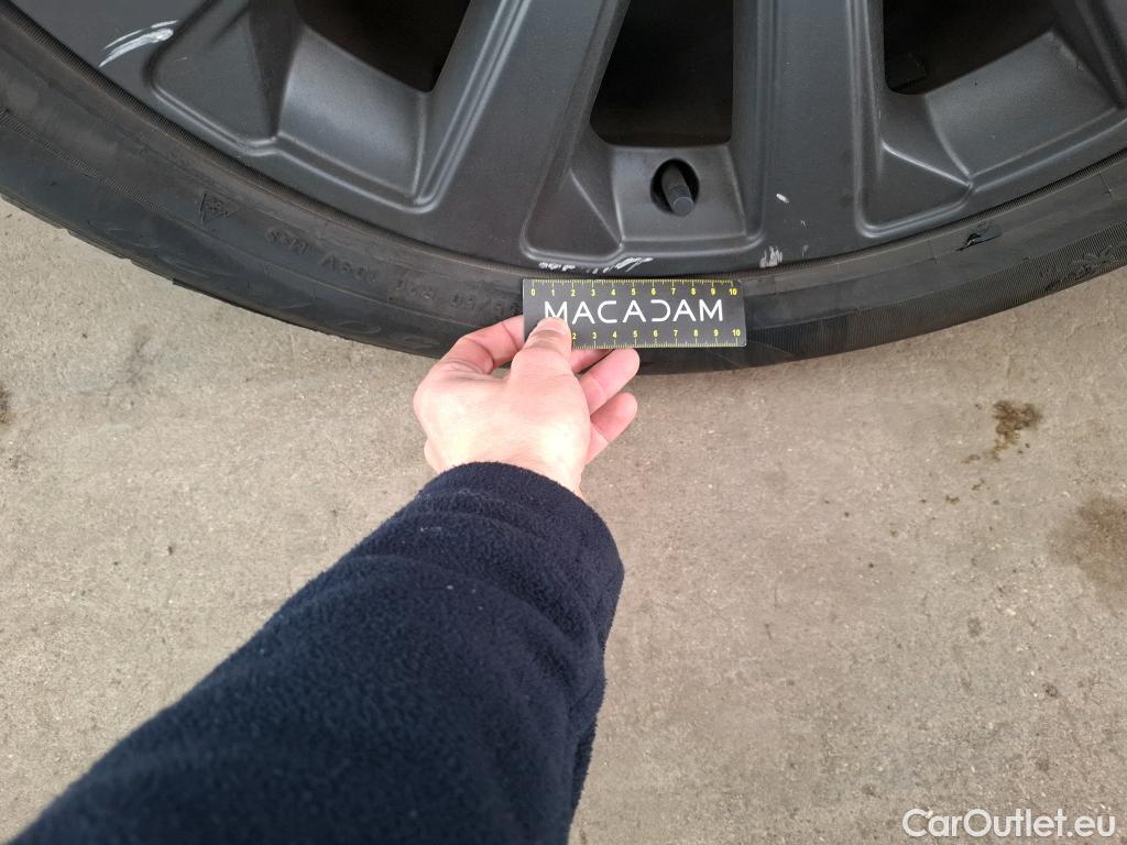  Land Rover  Range Rover LAND ROVER  Velar / 2017 / 5P / SUV 2.0 P400e PHEV BVA R-Dynamic SE #24