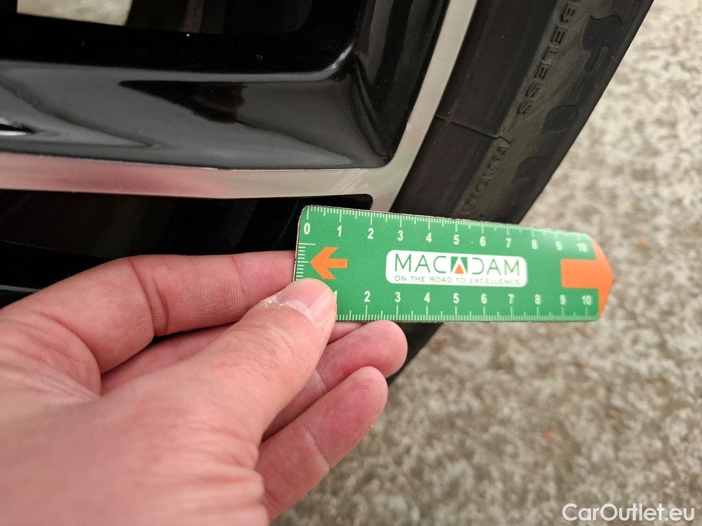  Mercedes  GLC MERCEDES-BENZ  / 2022 / 5P / SUV  300 de AMG Line 4MATIC #21