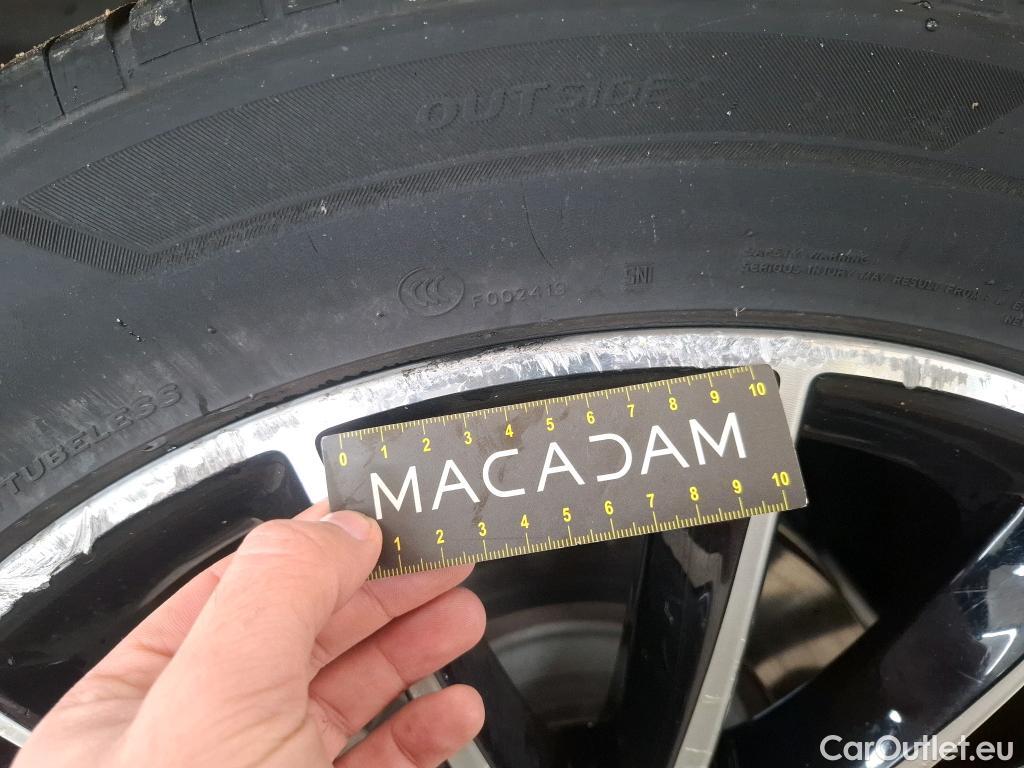  Mercedes  G-Klasee MERCEDES-BENZ GLE / 2020 / 5P / SUV GLE 350 de 4MATIC AMG Line #30