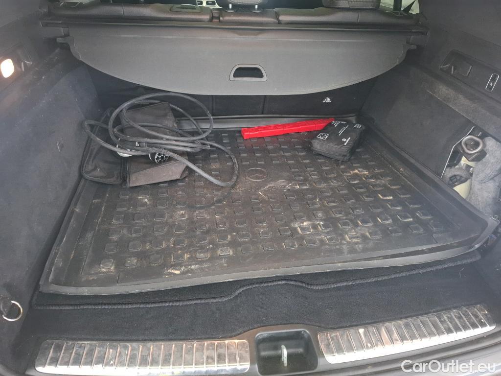  Mercedes  G-Klasee MERCEDES-BENZ GLE / 2020 / 5P / SUV GLE 350 de 4MATIC AMG Line #49