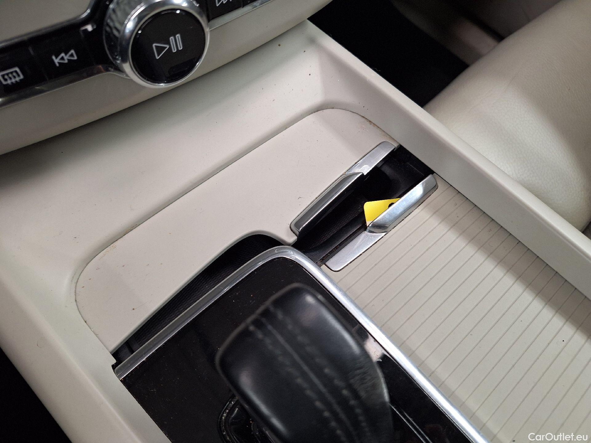  Volvo  XC60 Volvo,  '17, Volvo  T8 e4x4 Geartronic Momentum Pro 5d #4