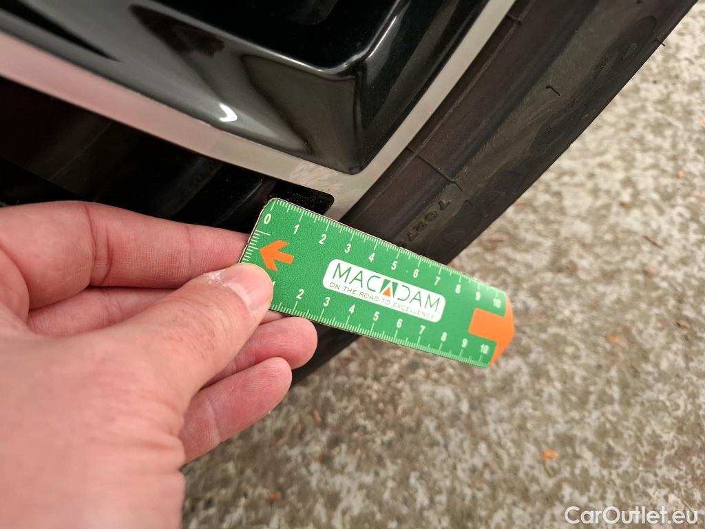  Mercedes  GLC MERCEDES-BENZ  / 2022 / 5P / SUV  300 de AMG Line 4MATIC #20