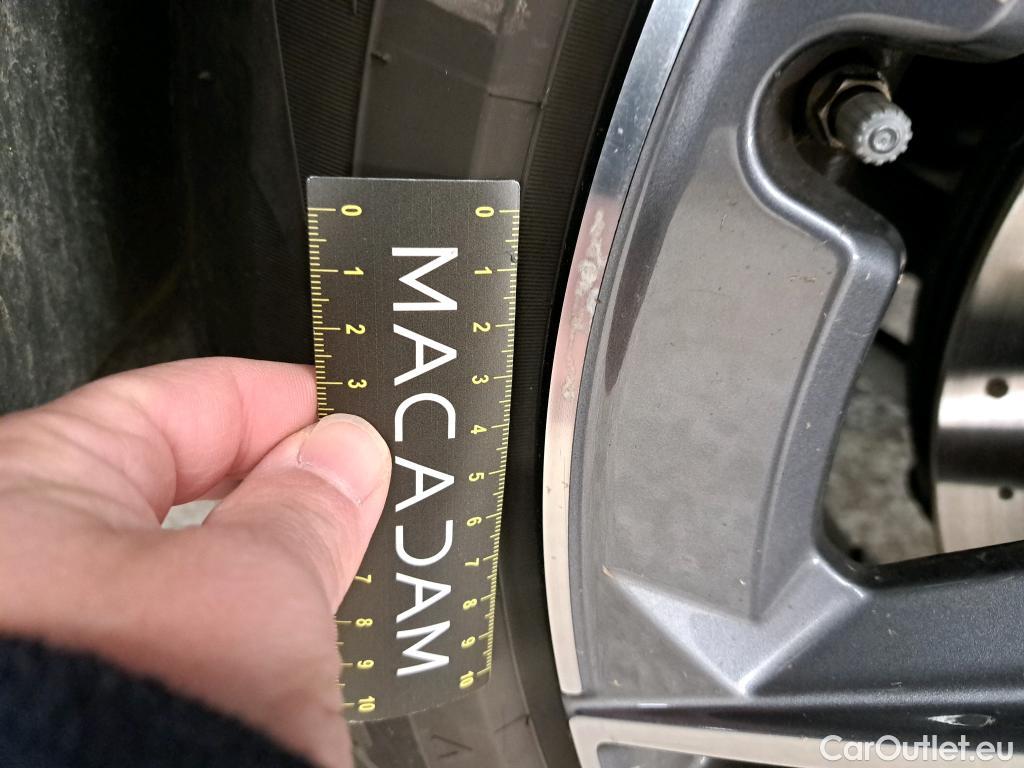  Mercedes  G-Klasee MERCEDES-BENZ GLC Coupe / 2019 / 5P / Coupé GLC 300 de Business Line 4Matic #6