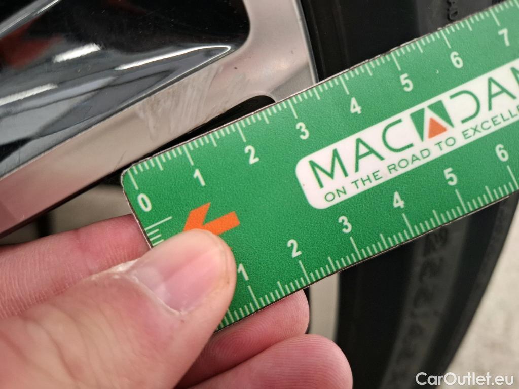  Mercedes  GLC MERCEDES-BENZ  / 2022 / 5P / SUV  300 de AMG Line 4MATIC #16