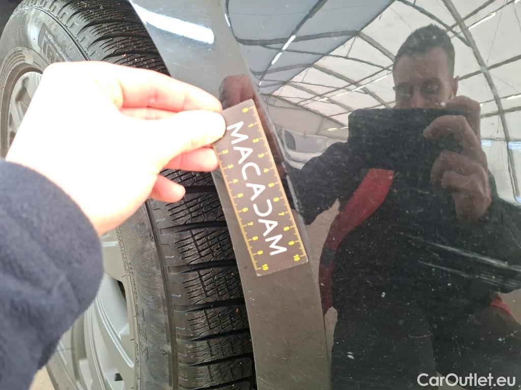  Land Rover  Range Rover LAND ROVER  Velar / 2017 / 5P / SUV 2.0 P400e PHEV BVA R-Dynamic SE #42