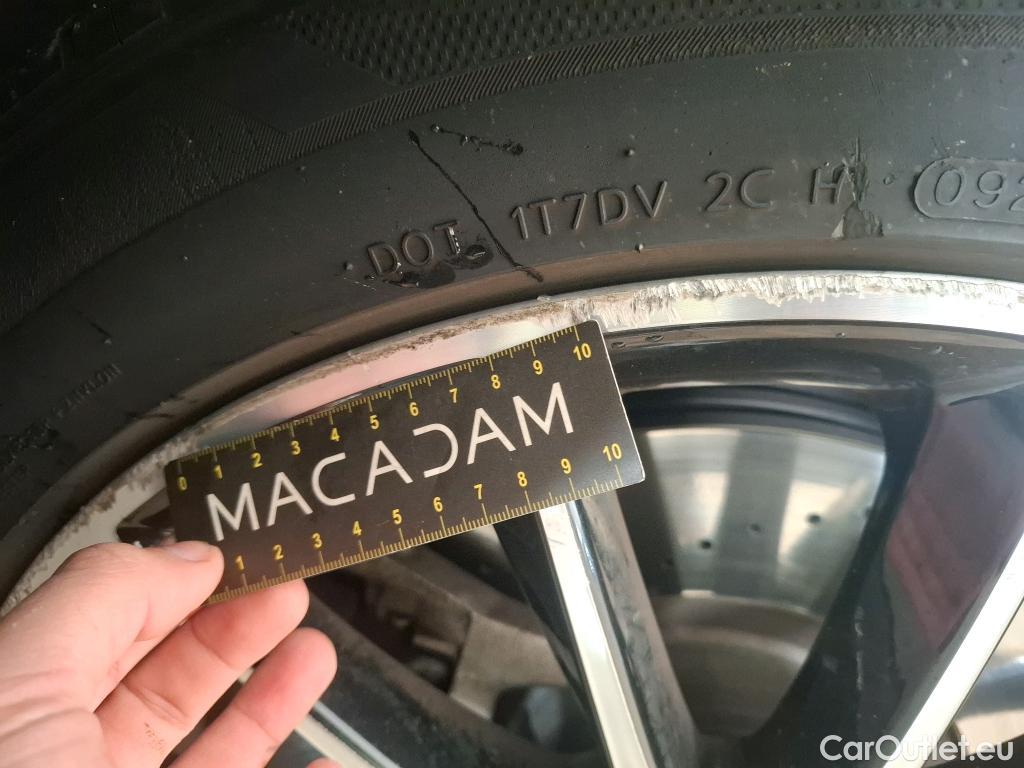  Mercedes  G-Klasee MERCEDES-BENZ GLE / 2020 / 5P / SUV GLE 350 de 4MATIC AMG Line #43