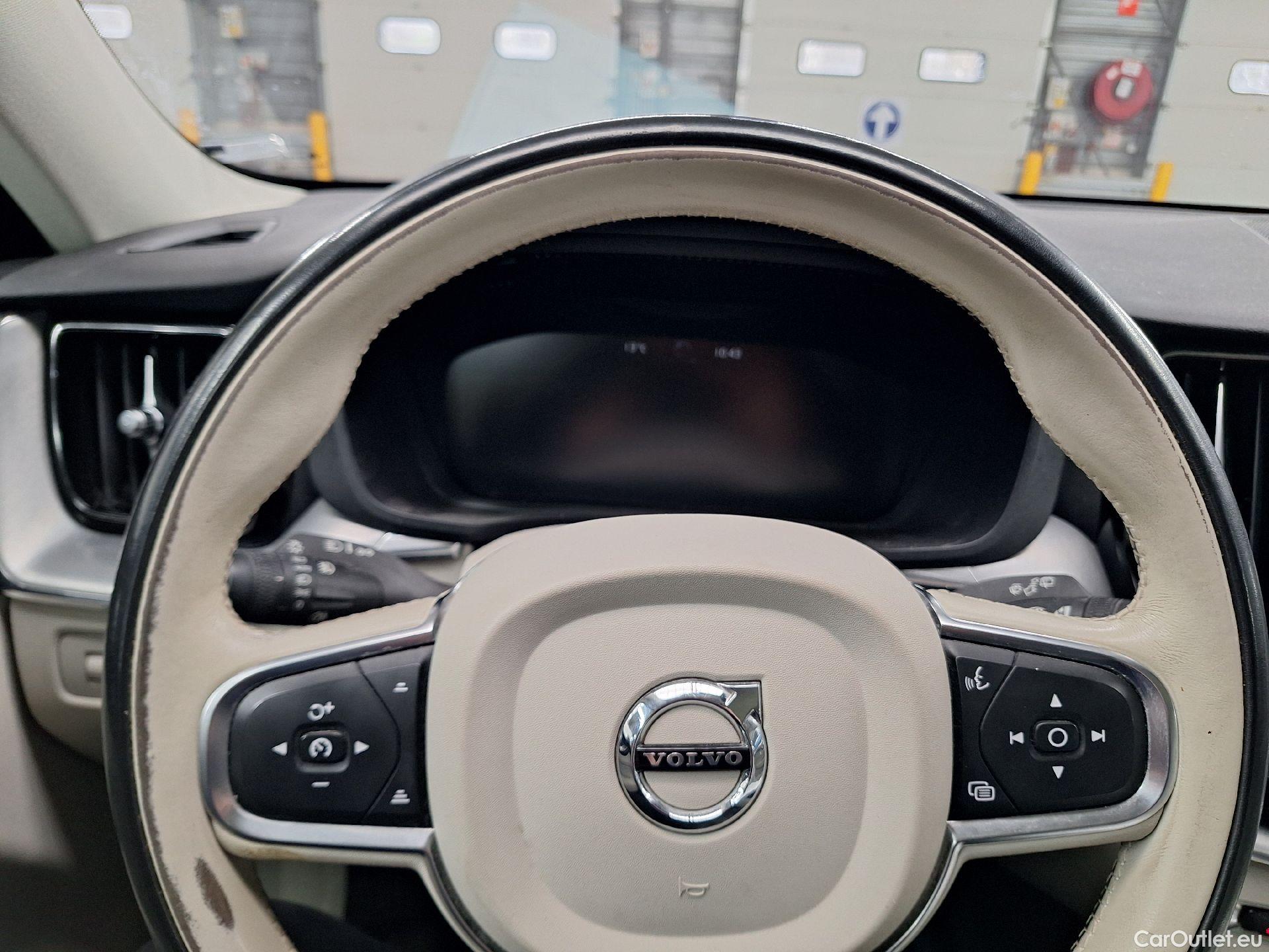  Volvo  XC60 Volvo,  '17, Volvo  T8 e4x4 Geartronic Momentum Pro 5d #1