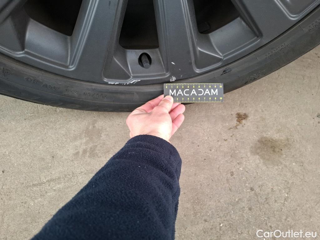  Land Rover  Range Rover LAND ROVER  Velar / 2017 / 5P / SUV 2.0 P400e PHEV BVA R-Dynamic SE #25